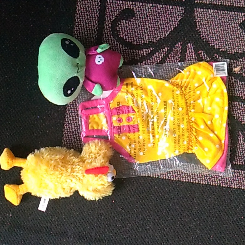 NWT Dog Polka-dot Dress (XS) & 2 Squeaky Toys